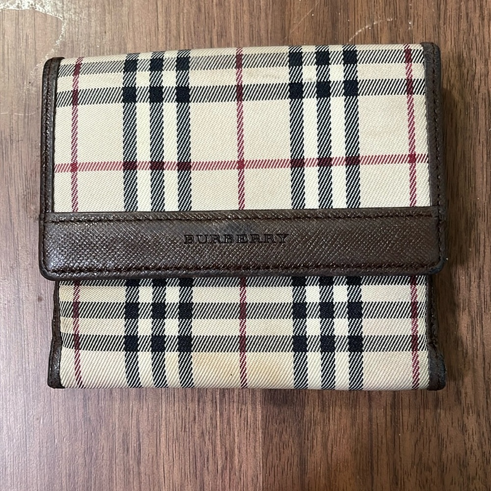 Burberry wallet authentic